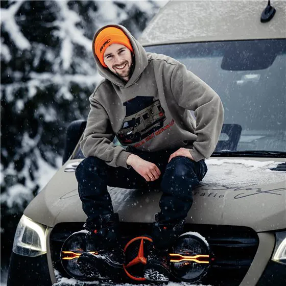 Jakob – Fluffy Boxcut Hoodie